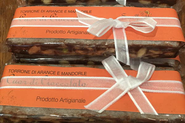 Torrone di Cioccolato, Arance e Mandorle 