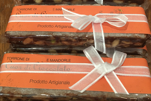 Torrone di Cioccolato e Mandorle